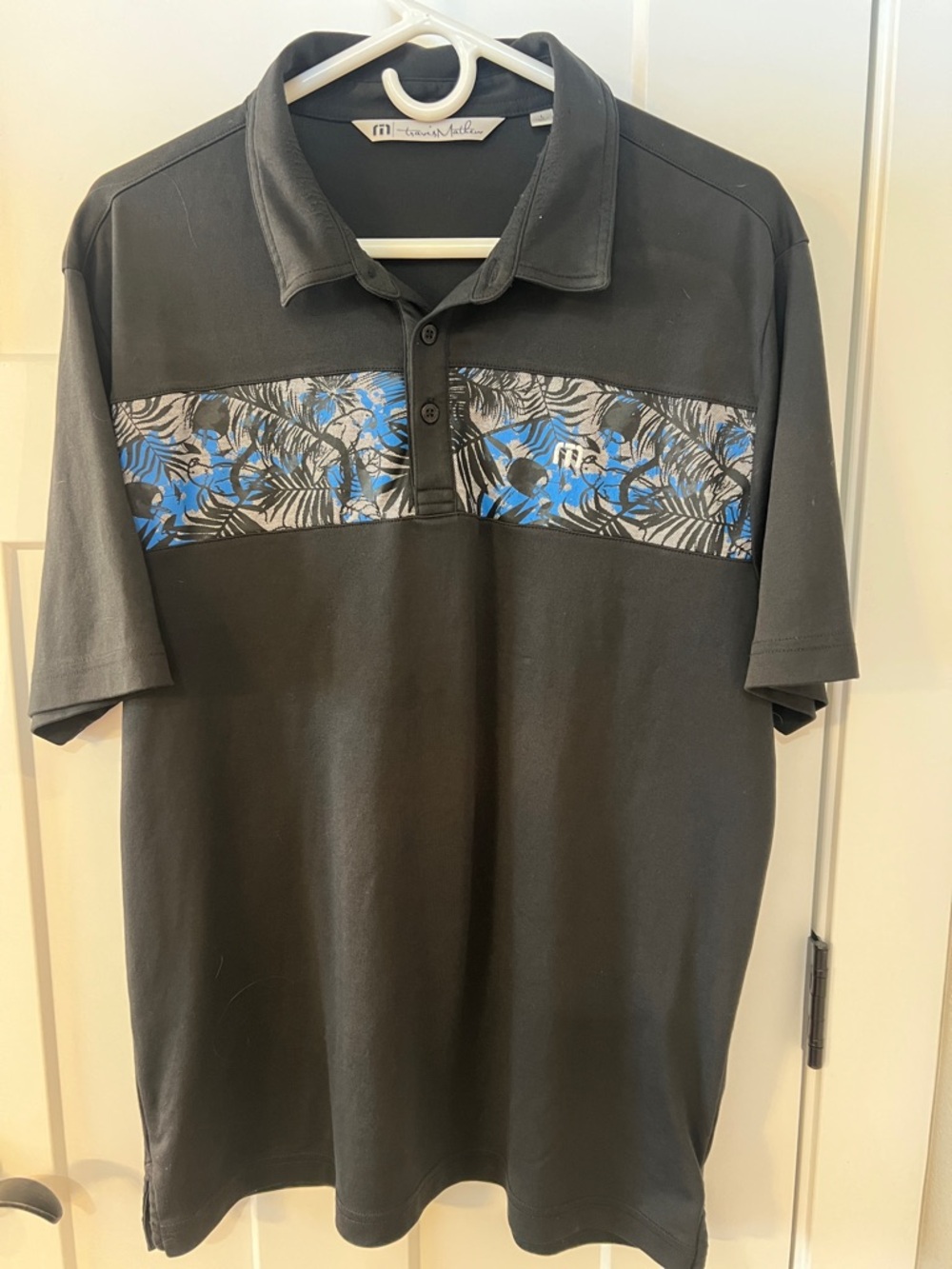 TravisMathew Men’s Polo Shirt Large Black Blue Graphic Stripe Golf Casual